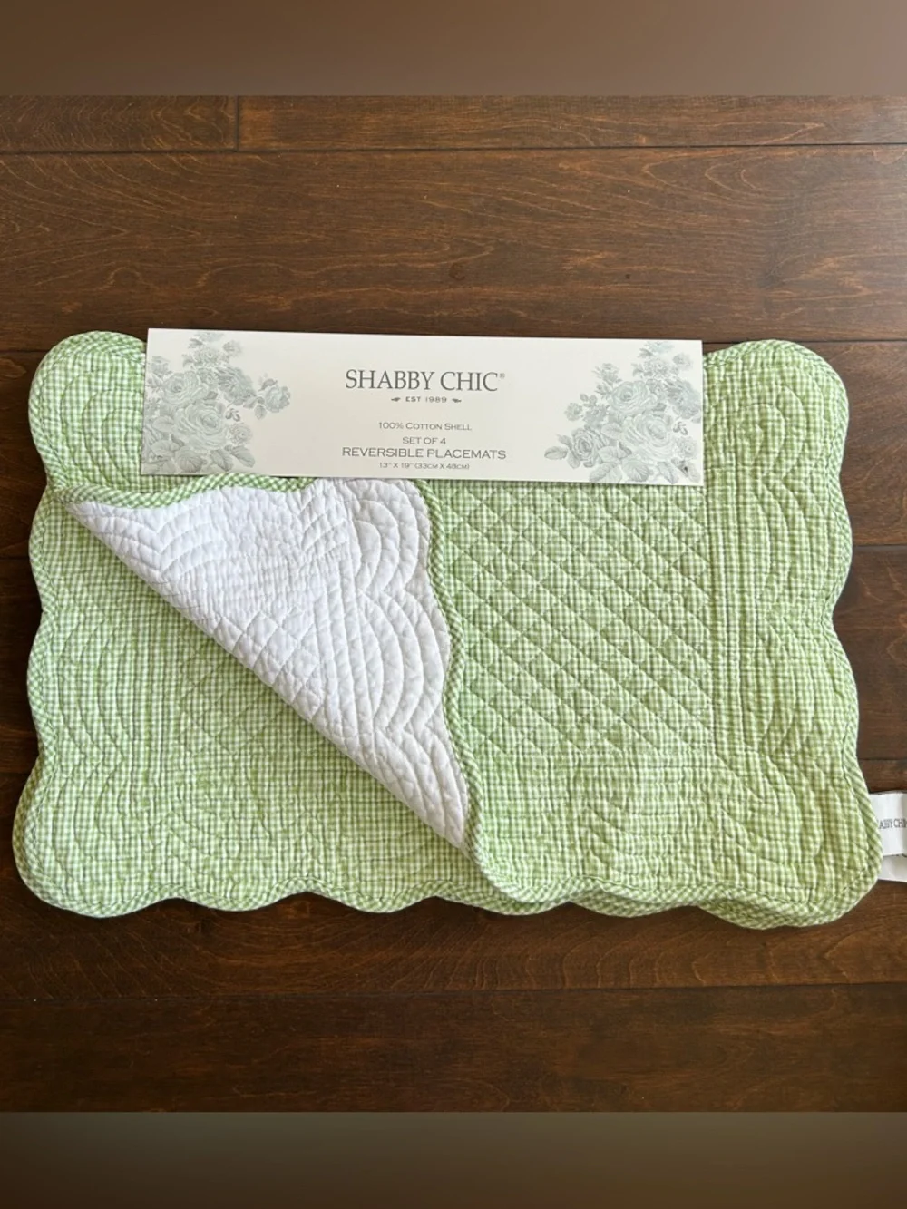 Shabby Chic 4 Scalloped Edged Quilted Placemats New White Green Reversible